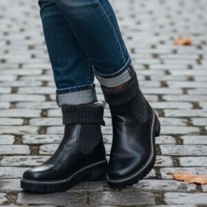 Universal Thread Daphne Black sock ankle boots lug sole knit cuff women’s Sz:9